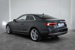 Audi A5 Coupe Quattro 3.0 V6 TDi 160kW (2 foto / 15)