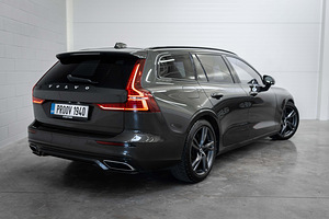2020 Volvo V60 R-Design 2.0 D4 140kW (4 foto / 15)