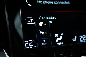 2020 Volvo V60 R-Design 2.0 D4 140kW (12 foto / 15)