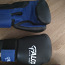 Боксерские перчатки и защита ног (фото #1)