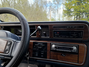 Lincoln Continental 1988a (11 foto / 12)