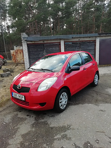 Toyota yaris (1 foto / 6)