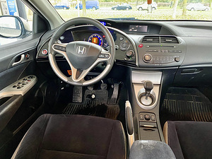 Honda Civic (2 фото из 4)