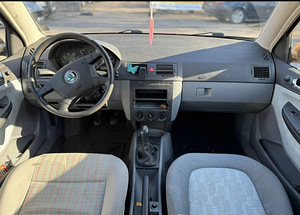 SKODA FABIA / ÜV 04.2025 (5 foto / 7)