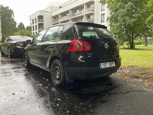 VOLKSWAGEN GOLF 5 (6 foto / 13)
