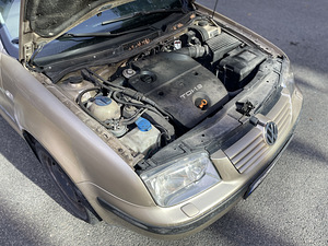 VOLKSWAGEN BORA / 1.9 DIISEL / ÜV 05.2025 (7 foto / 15)