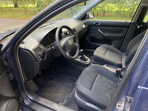 VOLKSWAGEN BORA 1.9 DIISEL / ÜV 12.2024 (7 foto / 15)
