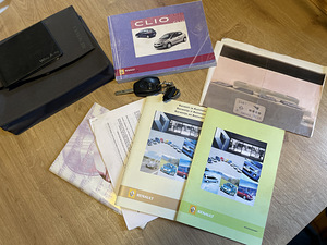 RENAULT CLIO / AVARIIVABA / ÜV 10.2025 (15 foto / 15)