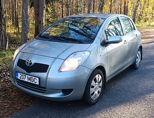 TOYOTA YARIS / ÜV 09.2025 (1 foto / 13)