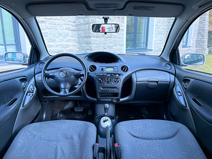 TOYOTA YARIS FACELIFT / AVARIIVABA / AUTOMAAT / ÜV 11.2025 (11 foto / 15)