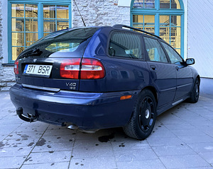 VOLVO V40 / DIISEL / AVARIIVABA / ÜV 03.2025 (3 foto / 15)