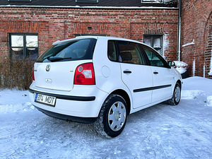 VOLKSWAGEN POLO / 1 OMANIK / ÜV 06.2025 (3 foto / 15)