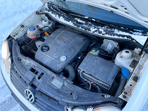 VOLKSWAGEN POLO / AVARIIVABA / ÜV 01.2026 (7 foto / 14)