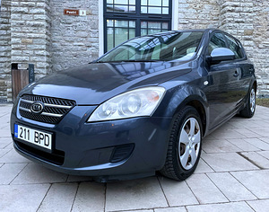KIA CEED (CEE'D) / РЕГ СБОР УПЛАЧЕН / ТО 09.2025 (1 фото из 15)