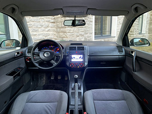 VOLKSWAGEN POLO / 1 OMANIK / TÜV 01.2026 (10 foto / 15)