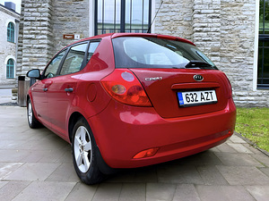 KIA CEED / 1 OMANIK / AVARIIVABA / ÜV 06.2026 (3 foto / 15)
