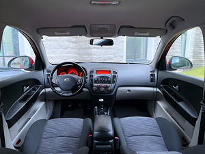 KIA CEED / 1 OMANIK / AVARIIVABA / ÜV 06.2026 (10 foto / 15)