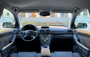 TOYOTA AVENSIS / DIISEL 2.0 / ÜV 07.2026 (10 foto / 15)
