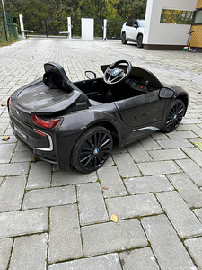 Laste elektriauto BMW i8 (2 foto / 2)