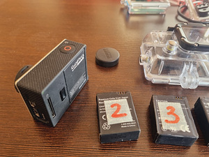 GoPro Hero 3 (4 akut, palju lisasid) (2 foto / 3)
