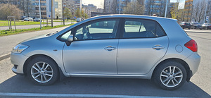 Toyota Auris (9 foto / 9)