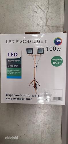 Valgustikomplekt: Kaks LED-prožektorit ja statiiv (foto #2)