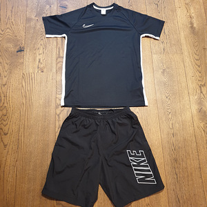 Nike poiste spordisärk (5 foto / 5)