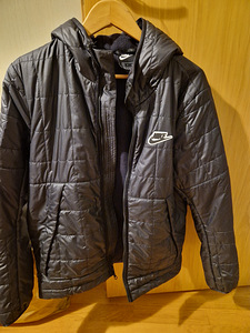 Nike sügis-/kevadjakk poistele (1 foto / 2)