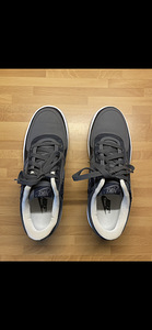 Кроссовки Nike (2 фото из 4)
