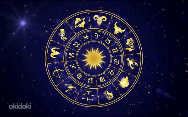 Astroloog koostab individuaalse horoskoobi. (foto #2)