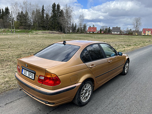 BMW 318i (6 foto / 13)