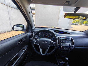 Hyundai I20 2012 (8 foto / 13)