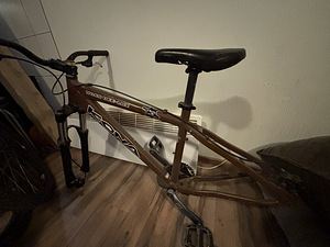 Kona hoss dee-lux jalgratta raam ja rattad (1 foto / 4)