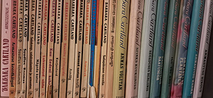 Продаются книги (4 фото из 8)