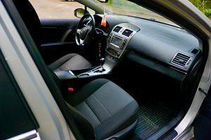 Toyota Avensis Facelift 2012 (3 foto / 8)