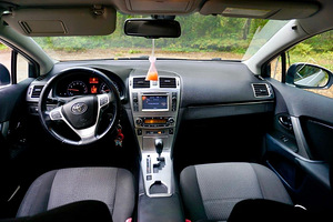 Toyota Avensis Facelift 2012 (8 foto / 8)