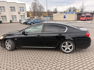 Lexus GS300 (6 фото из 12)