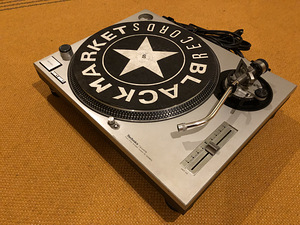 Vinüülimängija / Technics Quartz SL-1200MK2 plaadimängija (2 foto / 3)