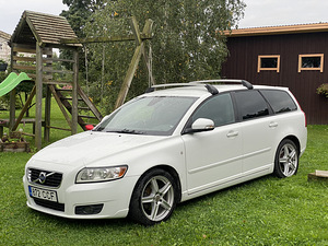 Volvo v50 1.6d 84kw (2 foto / 9)