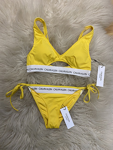 Calvin Klein uued bikiinid (7 foto / 7)