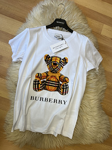 Burberry футболки (1 фото из 10)