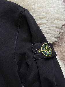 Stone Island худи (2 фото из 3)