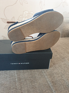 Tommy Hilfiger sandaalid suurus 37 (22,5 cm) (2 foto / 2)
