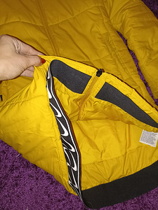 Куртка nike xs (3 фото из 3)