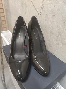 Tommy Hilfiger (1 foto / 2)