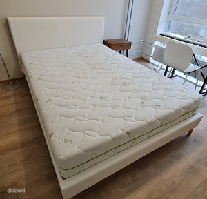 Kunstnahast ECO voodi madratsiga 140x200 väärtus üle 1000EUR (5 foto / 5)