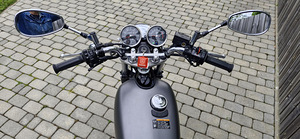 Yamaha SR400 (5 фото из 6)