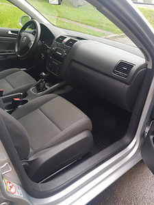 VW JETTA 1.6(75kw)2009. (5 foto / 14)