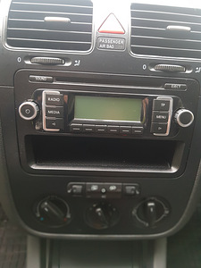 VW JETTA 1.6(75kw)2009. (7 foto / 14)