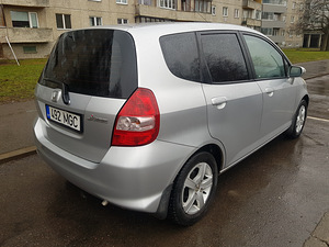 Honda Jazz 1.3(61кВт)автомат. (4 фото из 13)